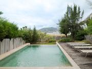 Apartamento T2+1 com piscina e jardins privativos no...