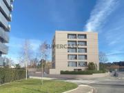 Apartamento T2+1 com varanda e 2 lugares de garagem