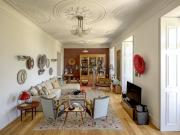 Apartamento T2+1, com varanda, na Praça D.Luis, Lisboa