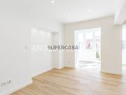 Apartamento T2+1 Totalmente Remodelado com Jardim...