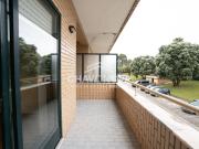 Apartamento T2 1 linha Mar 2 varandas condomínio fechado Box