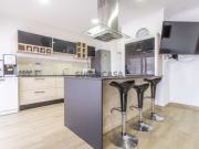 Apartamento T2+ 1 no centro da Avenida Luísa Todi com...