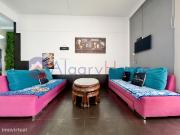 Apartamento T2 Atpico Loja Convertida com Estilo e...