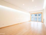 Apartamento T2 c/ varanda e garagem S Maria da Feira...