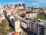 Apartamento T2 c/ Varandas e Parqueamentos em Campolide...
