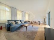 Apartamento T2 com 2 Suites, Arrumos e Pátio na Foz...