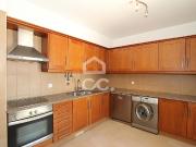 Apartamento T2 com 2 varandas e 2 lugares de...