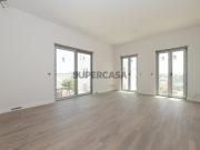 Apartamento T2 com 2 varandas e estacionamento em Tavira