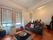 Apartamento T2 luminoso, com 77m2, Campo de Ourique...