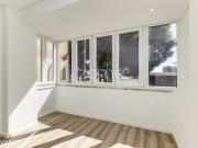 Apartamento T2 com afetao de servios Oportunidade de...