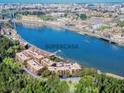 Apartamento T2 com área exterior, junto ao Rio Douro