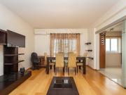 Apartamento T2 com Arrecadação e Vistas Desafogadas –...