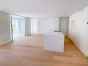 Apartamento T2 com estacionamento junto à Av. Liberdade