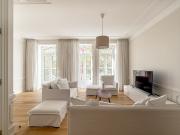 Apartamento T2 com estacionamento, no Ópera Lx, Lisboa