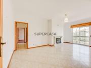 Apartamento T2 com Excelente Luz Natural, Boas Áreas e...