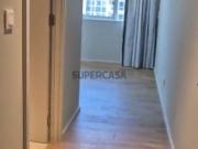 Apartamento T2 com garagem e varandas em Miraflores