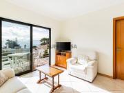Apartamento T2 com garagem e vista mar a 400m da praia
