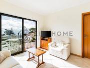 Apartamento T2 com garagem e vista mar a 400m da praia...