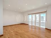 Apartamento T2 com garagem em box, em Telheiras, Lisboa Apartamento T2 com garagem em box, em Telheiras, Lisboa