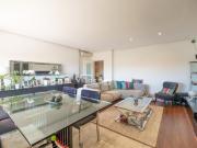 Apartamento T2 com Garagem Fechada e Vista Mar...