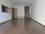 Apartamento T2 com garagem, na Baixa de Coimbra