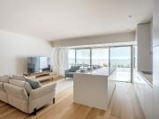 Apartamento T2 com garagem, no Conde Redondo, em Lisboa