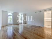 Apartamento T2 com garagem, no Liberdade 203, em Lisboa