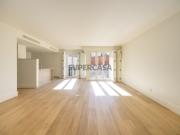 Apartamento T2 com Garagem para Venda junto à Av. da...