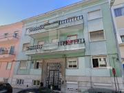 APARTAMENTO T2 COM LOGRADOURO EM ALGÉS OCUPADO