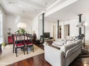 Apartamento T2 com Logradouro no Corao do Prncipe Real...
