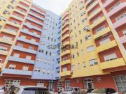 Apartamento T2 com mais de 100m2 em Santa Marta Corroios