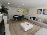 Apartamento T2 com parqueamento. A 50 mts da praia