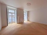 Apartamento T2 com pé direito alto, na Baixa, Lisboa