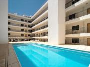 Apartamento T2 com piscina e estacionamento em Olhão...