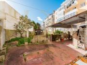 Apartamento T2 com quintal e elevador em Ajuda Lisboa