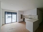 Apartamento T2 com terraço e 2 lugares de garagem em...