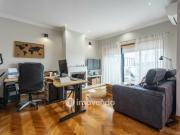 Apartamento T2, com terraço e estacionamento, em Arcozelo