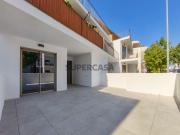 Apartamento T2 com terraço e garagem em Cabanas, Tavira