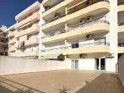 Apartamento T2 com terraço e garagem no centro de Monte...