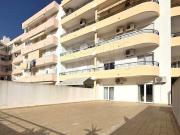 Apartamento T2 com terraço e garagem no centro de Monte...