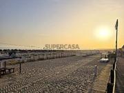 Apartamento T2 com terraço e garagem no centro de Monte...