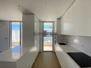 Apartamento T2 com terraço, em condomínio de luxo em... Apartamento T2 com terraço, em condomínio de luxo em...