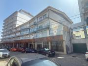 Apartamento T2 com Terraço Junto às Finanças de Rio...