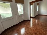 Apartamento T2 com terraço localizado na Avenida Brasil,...