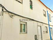 Apartamento T2 com Terraço no Centro de Lagoa