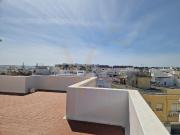 Apartamento T2 com terraço privado e suíte no centro de...