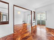 Apartamento T2 com varanda, Benfica, Lisboa