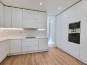 Apartamento T2, com varanda, com garagem em arroios