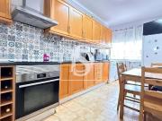 Apartamento T2 com Varanda e Arrecadação na Moita