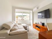 Apartamento T2, com varanda e arrecadao, perto do metro...